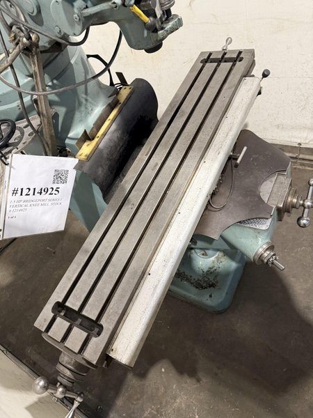 1.5 HP BRIDGEPORT SERIES 1 VERTICAL KNEE MILL. STOCK # 1214925
