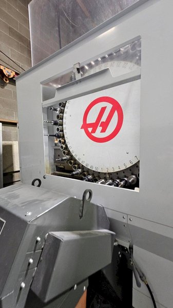 HAAS UMC-500SS 5 Axis horizontal machining Center