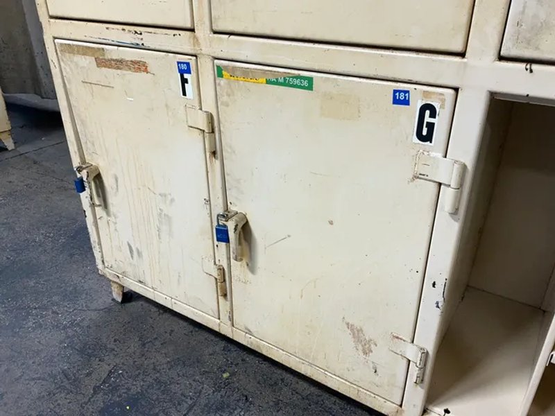 Strong Hold  10 Doors  Lockers