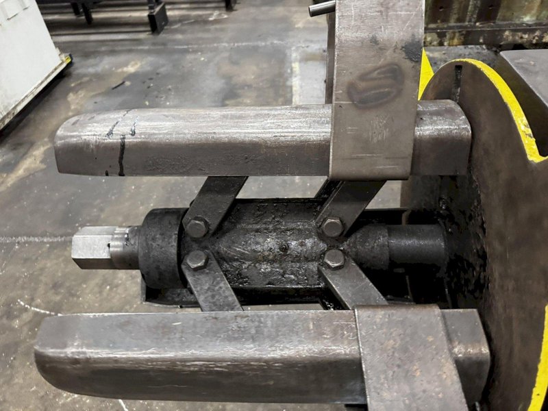 2500 LB  12" AMERICAN MODEL 60 UNCOILER. STOCK # 0884125