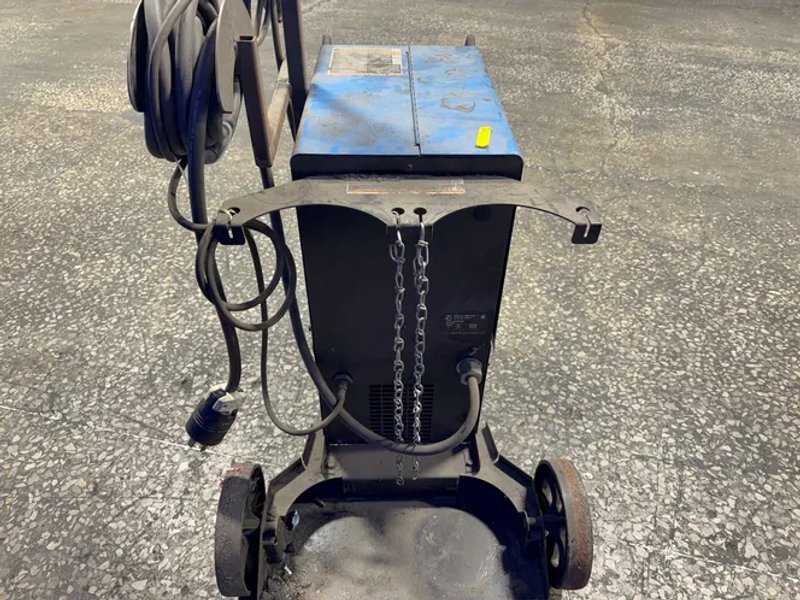 Miller 300 Amp Welder - Millermatic 350p