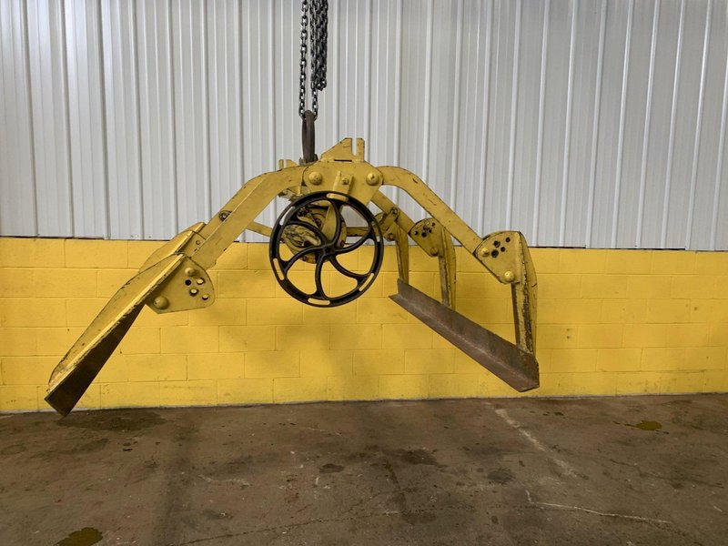 10,000 LBS X 60" WIDE C.F. ADJUSTABLE PARALLELOGRAM SHEET LIFTER STOCK #3179
