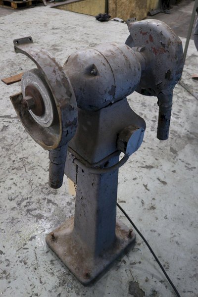 9" US INDUSTRIES DOUBLE END GRINDER: STOCK #73822
