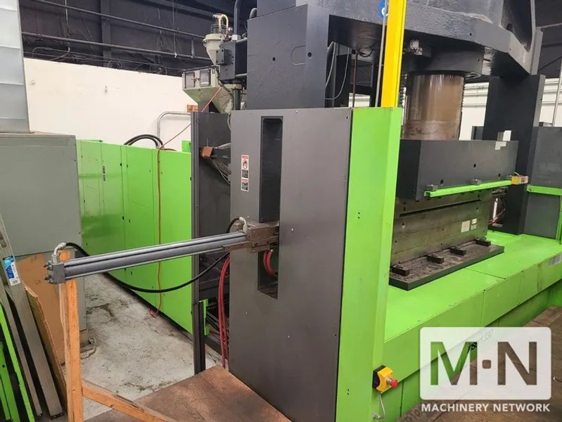 330 TON 63 .6 OZ ENGEL MODEL INSERT 3550H/330US VERTICAL CLAMP INJECTION MOLDING MACHINE MFG 2009