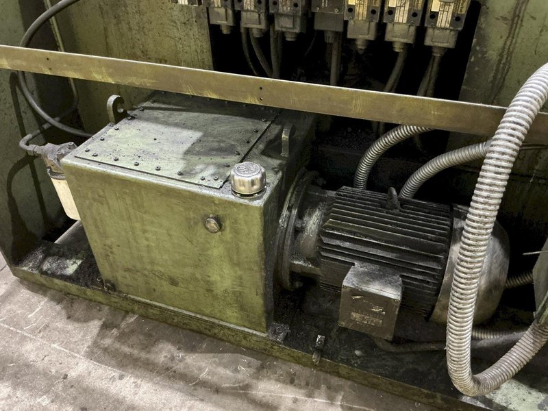 6" x 6" x 1/2" ROUNDO MODEL R-6-S HYDRAULIC ANGLE BENDING ROLL, WITH EXTRA TOOLING: YOBRO #26375