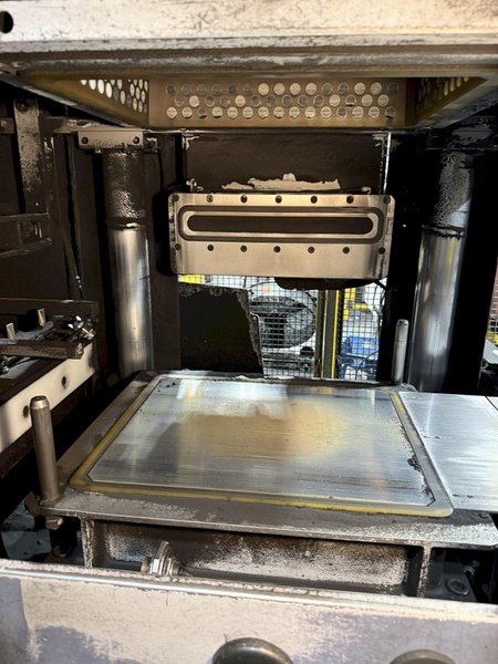 2023 Sinto model FDNX-I left hand automatic molding machine s/n 22609749010, with hydraulic system , controls, approx. mold count 401,180, feed belt conveyor with drive