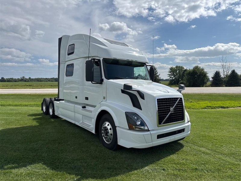 2018 Volvo VNL64T780 4V4NC9EH5JN968958