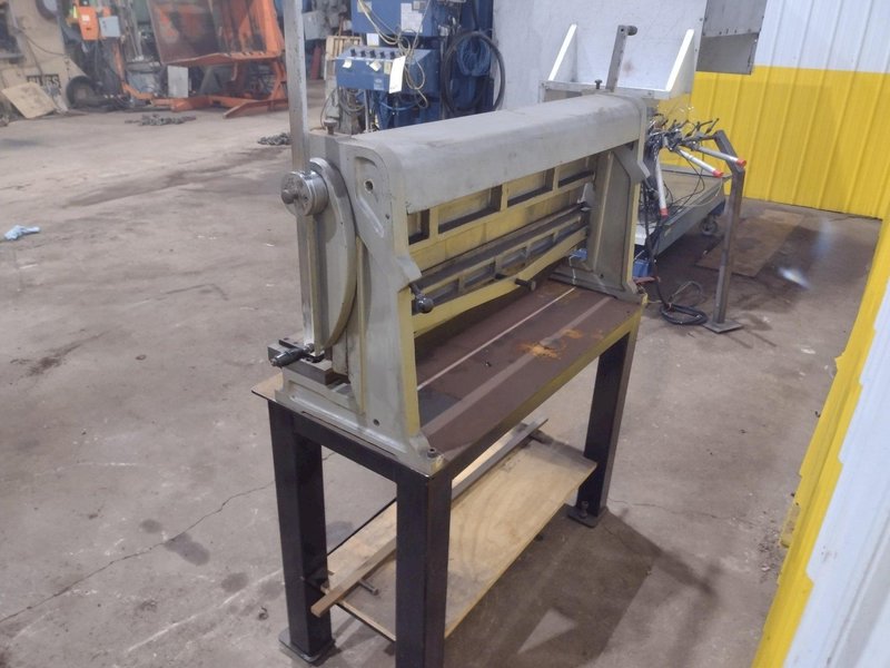 BENCH TOP SHEAR, BRAKE &amp; ROLL MACHINE: YOBRO #26223