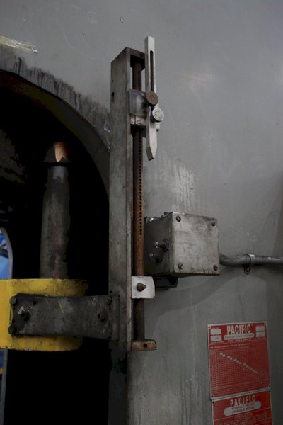 300 TON PACIFIC PRESSFROMER II HYDRAULIC C FRAME PRESS : STOCK #76330