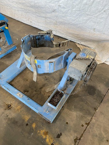 2,000 # MORSE KONTROL-KARRIER 55 GALLON BARREL TIPPER. STOCK # 0846721