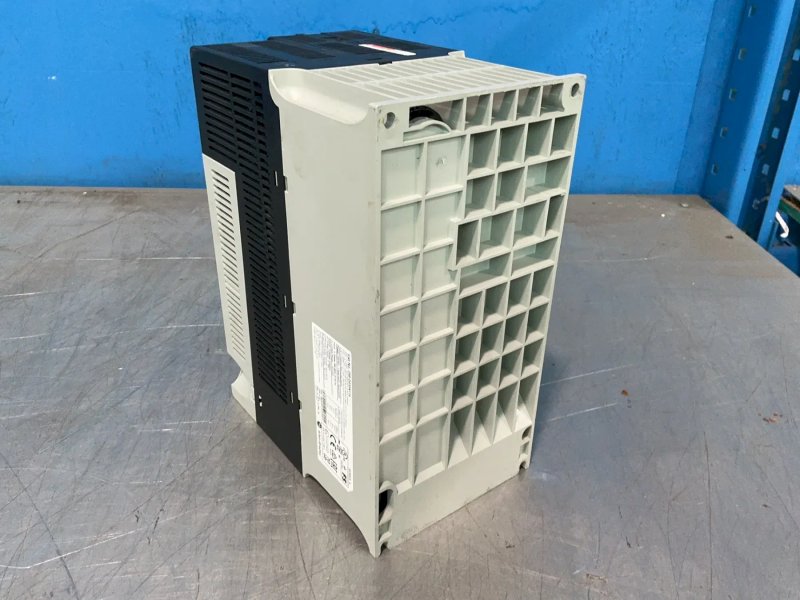Allen-bradley 20hp Powerflex 525 Servo Drive - 25b-d030n114