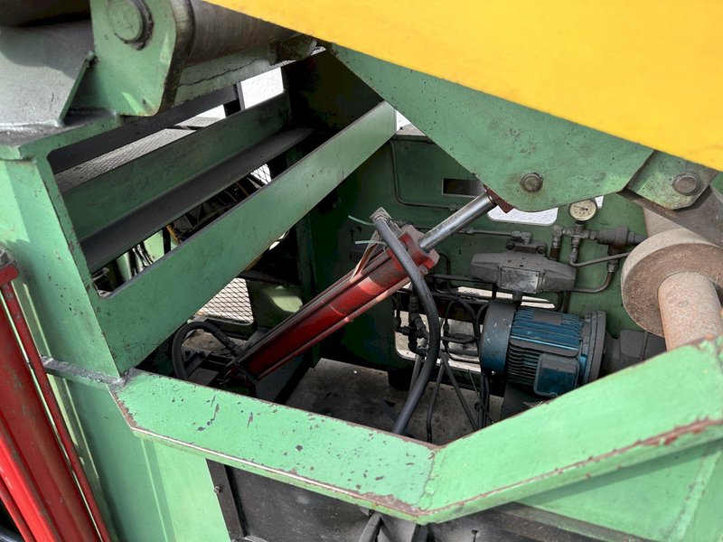 10,000 LB  X 30" REGAL COIL CRADLE &amp; STRAIGHTENER:  STOCK#77222