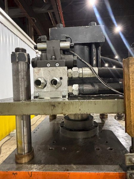 100 TON ROLLFORM INC HYDRAULIC 4 POST CUTOFF &amp; POWER UNIT, 12" STROKE: YOBRO #24328