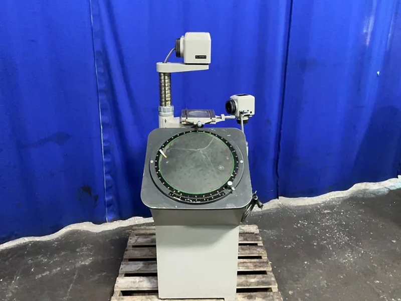 Mitutoyo 14" Optical Comparator - Pv-350