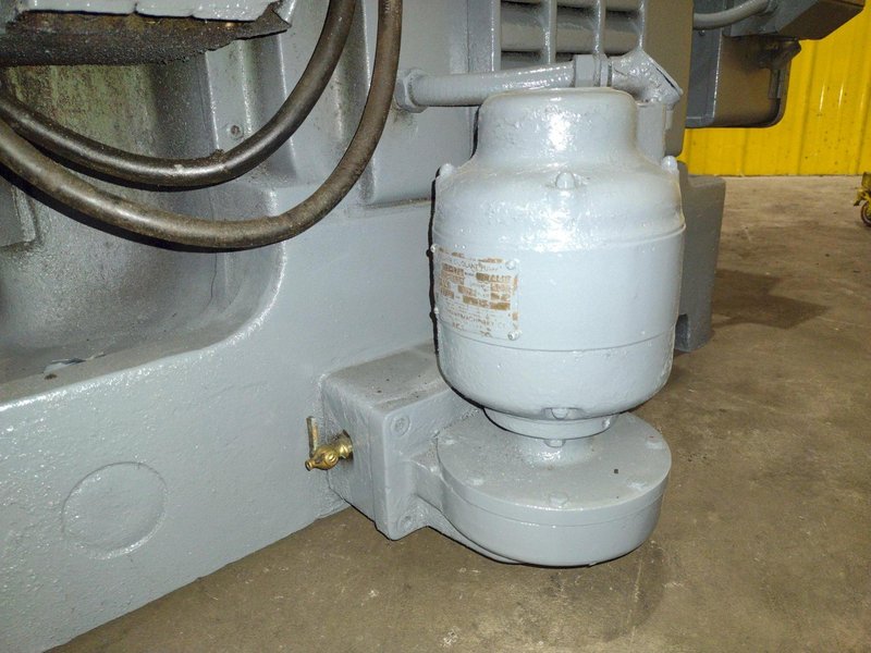 #3 KEARNEY &amp; TRECKER MILWAUKEE MODEL #3 VERTICAL MILLING MACHINE 64" x 13" x 10 HP: YOBRO #24458