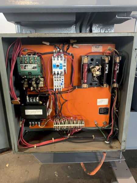 12" X 18" WELLS W918 HORIZONTAL BANDSAW. STOCK # 0316123