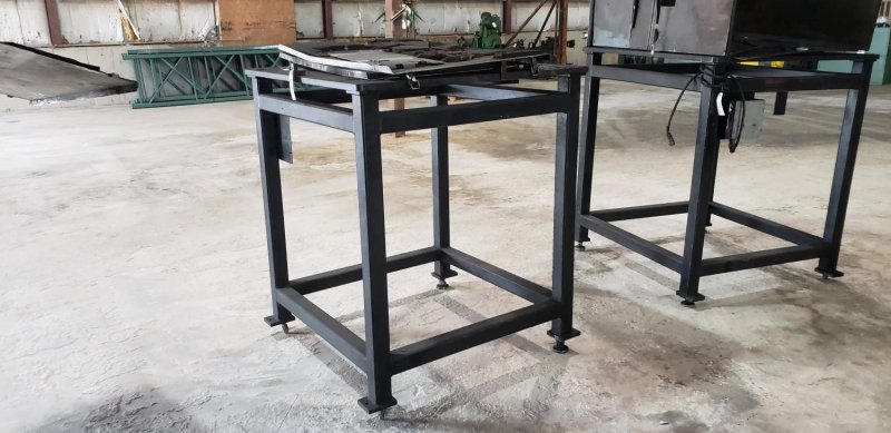 Bowl Stand 44 x 44 x 55