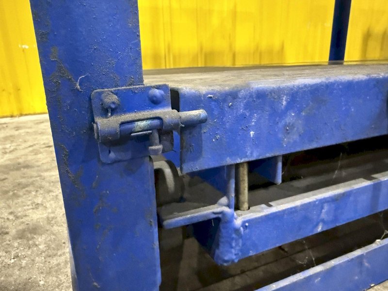 (4) 1,000 LB CAPACITY DIE RACKS W/ SLIDING SHELVES: YOBRO #24478