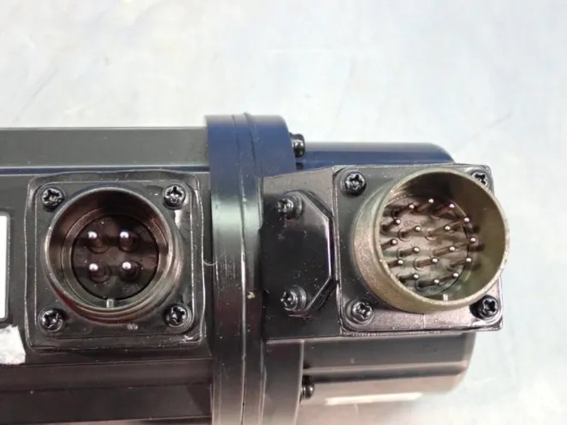 Yaskawa Electric  Ac Servo Motor  - Usasem-03as2k