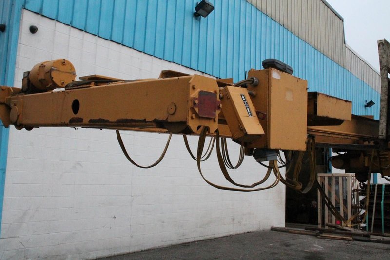2 TON X 22' MILWAUKEE SINGLE LEG GANTRY CRANE: STOCK # 65761
