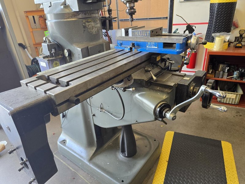 HARDINGE-BRIDGEPORT SERIES I Vertical Miller - 2HP, Newall DRO, Power Feeds, Kurt Vise
