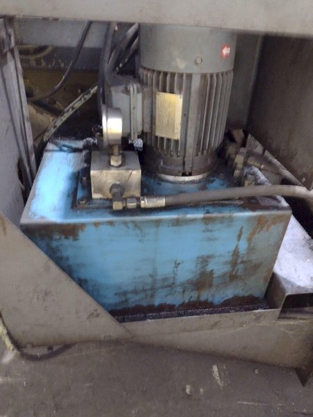 18" X 24" HEM MODEL #VT120HM POWER MITER/TILT VERTICAL BAND SAW: STOCK #19132