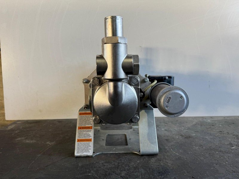 (NEW) GRACO GLUTTON 220666 220-666 BELLOWS 4:1 PUMP 6GPM. STOCK # 1009924