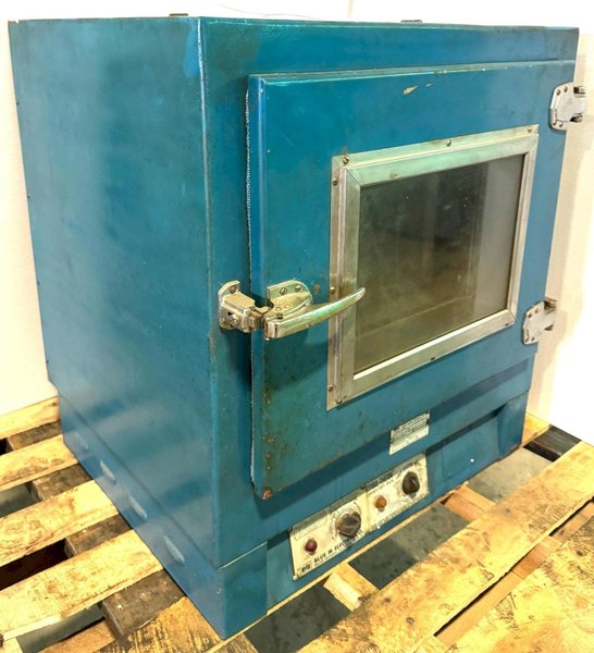 Blue M Electric Oven, Model OV-18A, 18" x 15" x 18" Deep, 550 Degrees F, 1 Phase