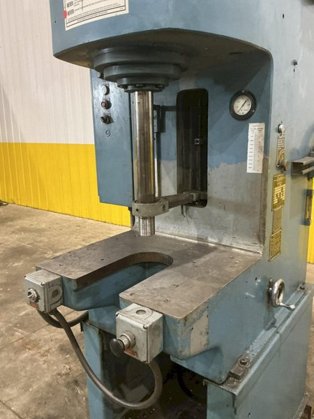 8 TON X 12" STROKE DENISON HYDRAULIC C-FRAME PRESS: YOBRO #26217