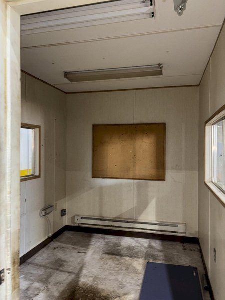 8' X 10' X 8'6" SOMMERS MOBILE LEASING MODEL N MOBILE OFFICE CONTAINER: YOBRO #23815