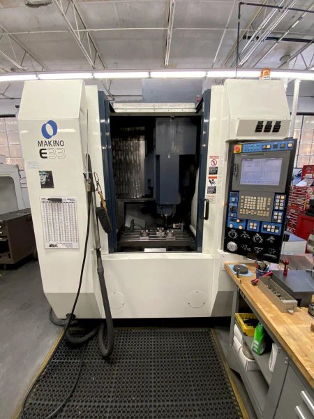 2005 MAKINO E33 VERTICAL MACHINING CENTER