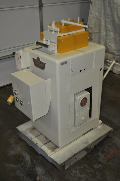 6" x .062" CWP 17 Roll Straightener