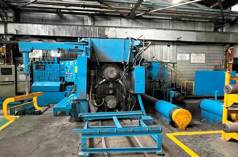 9 ” (228 mm) X 22” (559 mm) X 40” (1016 mm) HUNTER 4 HIGH ROLLING MILL (14533)