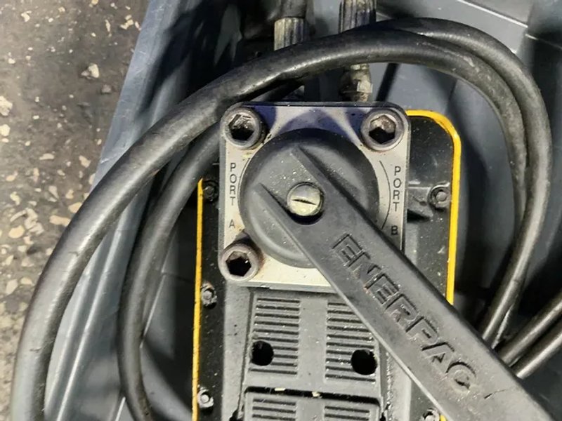 Enerpac 10,000 Psi / 700 Bar Turbo Ii Air Hydraulic Pump
