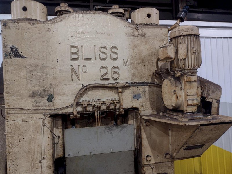 800 TON BLISS MODEL #26 KNUCKLE JOINT PRESS, 2.5" STROKE: STOCK #21707