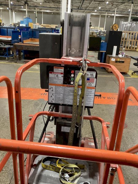 JLG 12SP VERTICAL MAN LIFT USED
