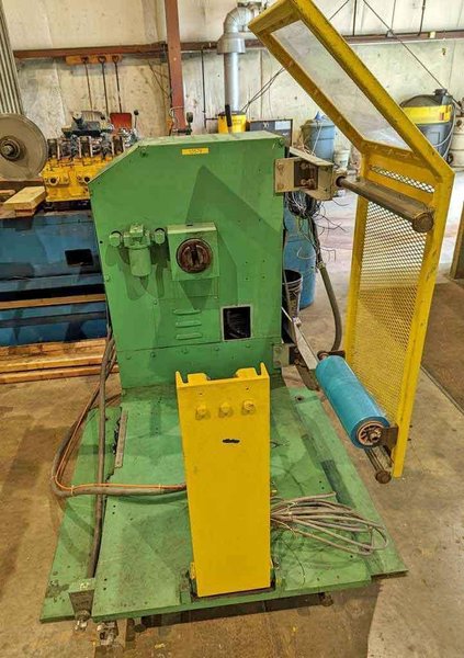 2,000# x 10" Progressive Traverse Wind Recoiler