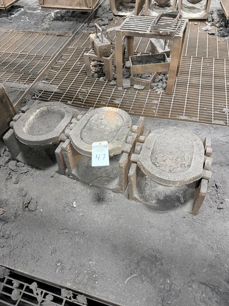 7- single pig mold stands