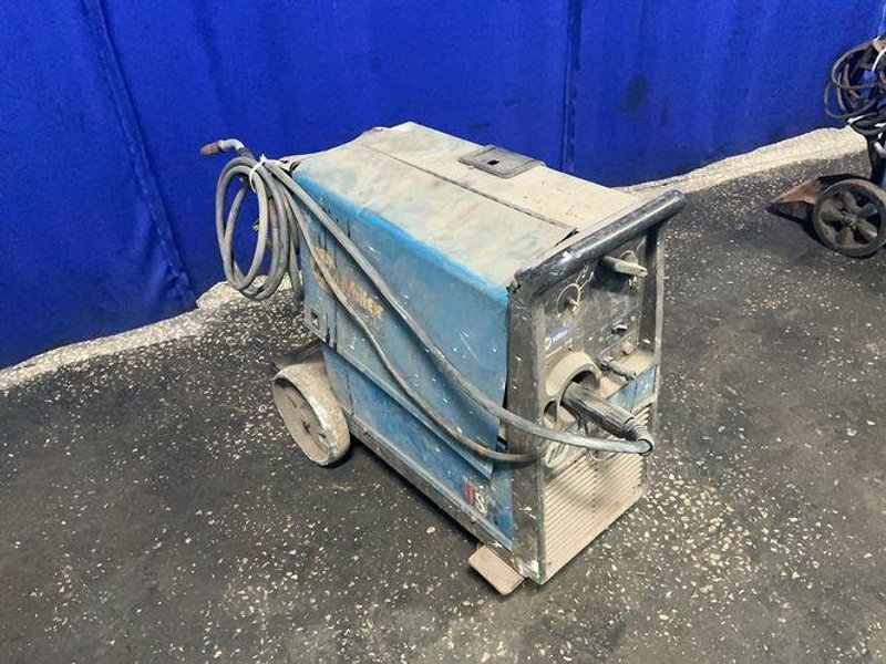 Miller 160 Amp Welder - Millermatic 210