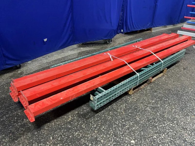 42" X 96" Pallet Racking - Teardrop