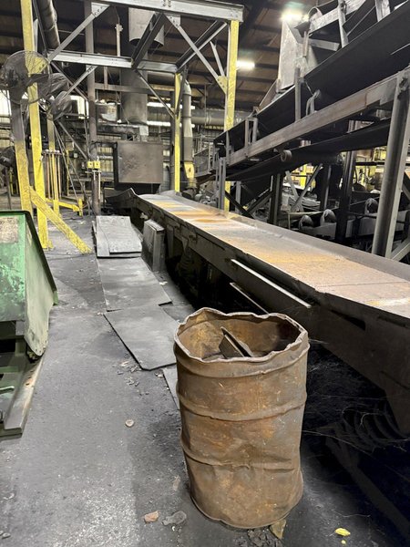 Carrier incline and sorting oscillating conveyor with 42/32" x approx. 30' incline section and 32" x approx. 30' sorting section and drive 