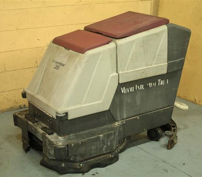 MINUTEMAN POWERBOSS 26 FLOOR SCRUBBER: 56238