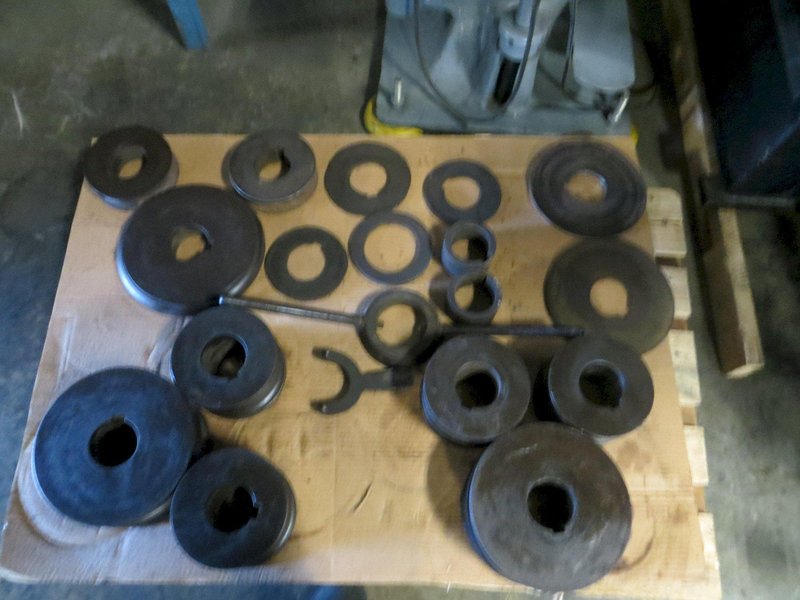 5/16" x 3" x 3" Roundo Hydraulic Angle Bending Roll, Model R3 w/ Pipe Tooling