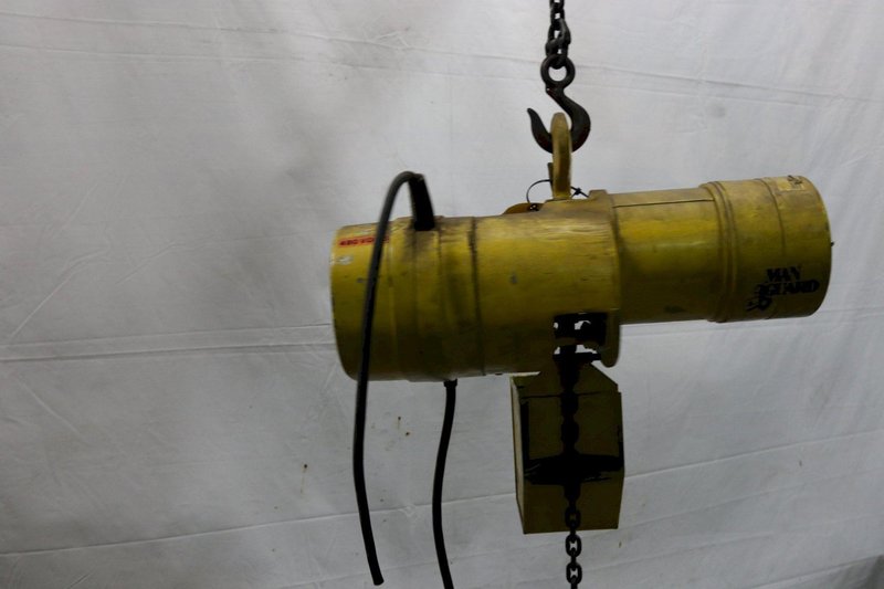 1/2 TON BUDGIT POWER CHAIN HOIST : STOCK #11991