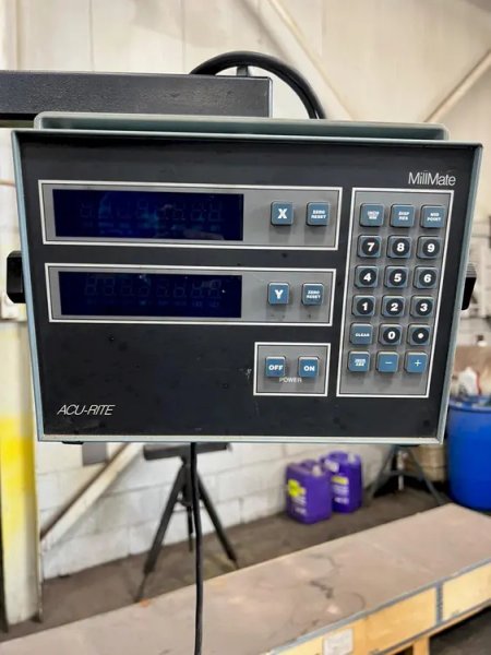 USED LINCOLN 9" X 42" KNEE MILL WITH 2-AXIS READOUT, Year: 1994
