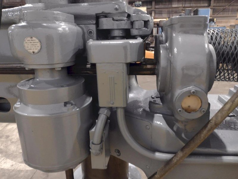 4' X 9" CARLTON 1A RADIAL ARM DRILL. STOCK # 0992325