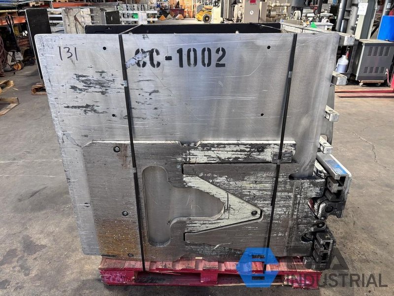 2,500 LB. CASCADE MODEL 25D-CCS-35QR4 HYDRAULIC CARTON CLAMP