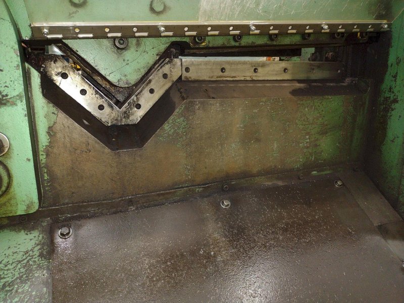 140 TON PIRANHA MODEL #PII HYDRAULIC IRONWORKER: STOCK 19838