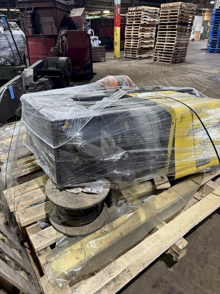 2017 R and M 4 ton Spacesaver electric hoist model sx50410050p76jddos s/n 200816926/20 rated at 40/6.5 fpm,100 fpm trolley, 29' 6" lift, 460 volt, class h4