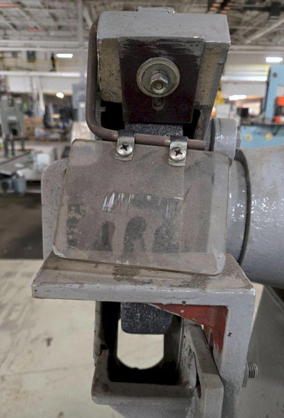CINCINNATI GPTA 107 DUAL HEAD GRINDER 440V 3PH  2 HP 1750 RPM USED